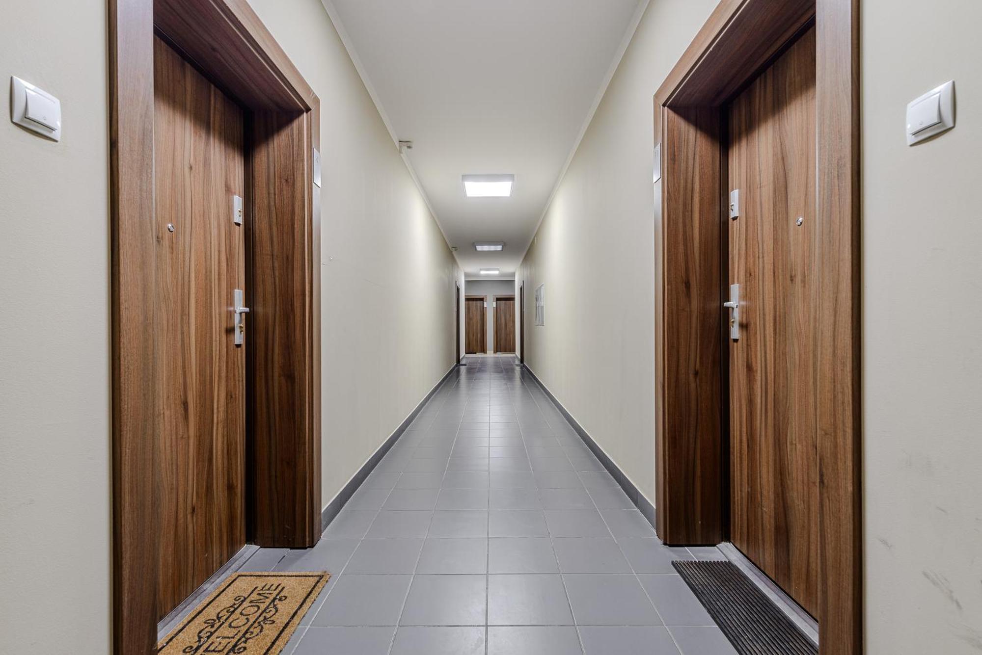 Lumina Stylish With Parking In Center Лодзь